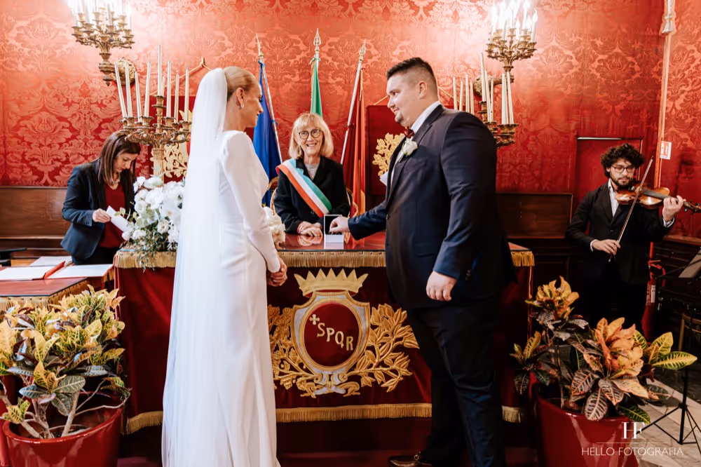Ślub w Rzymie. Czerwona sala na Kapitolu. Zdjęcie 8