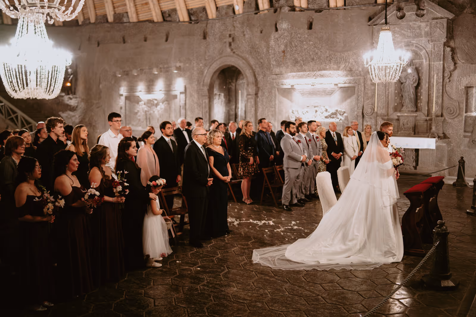 Ślub w Polsce. Kopalnia Soli w Wieliczce. Zdjęcie nr. 47