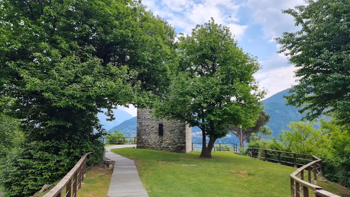 Ślub nad Jeziorem Como. Torre di Rogaro - Tremezzina. Zdjęcie 3