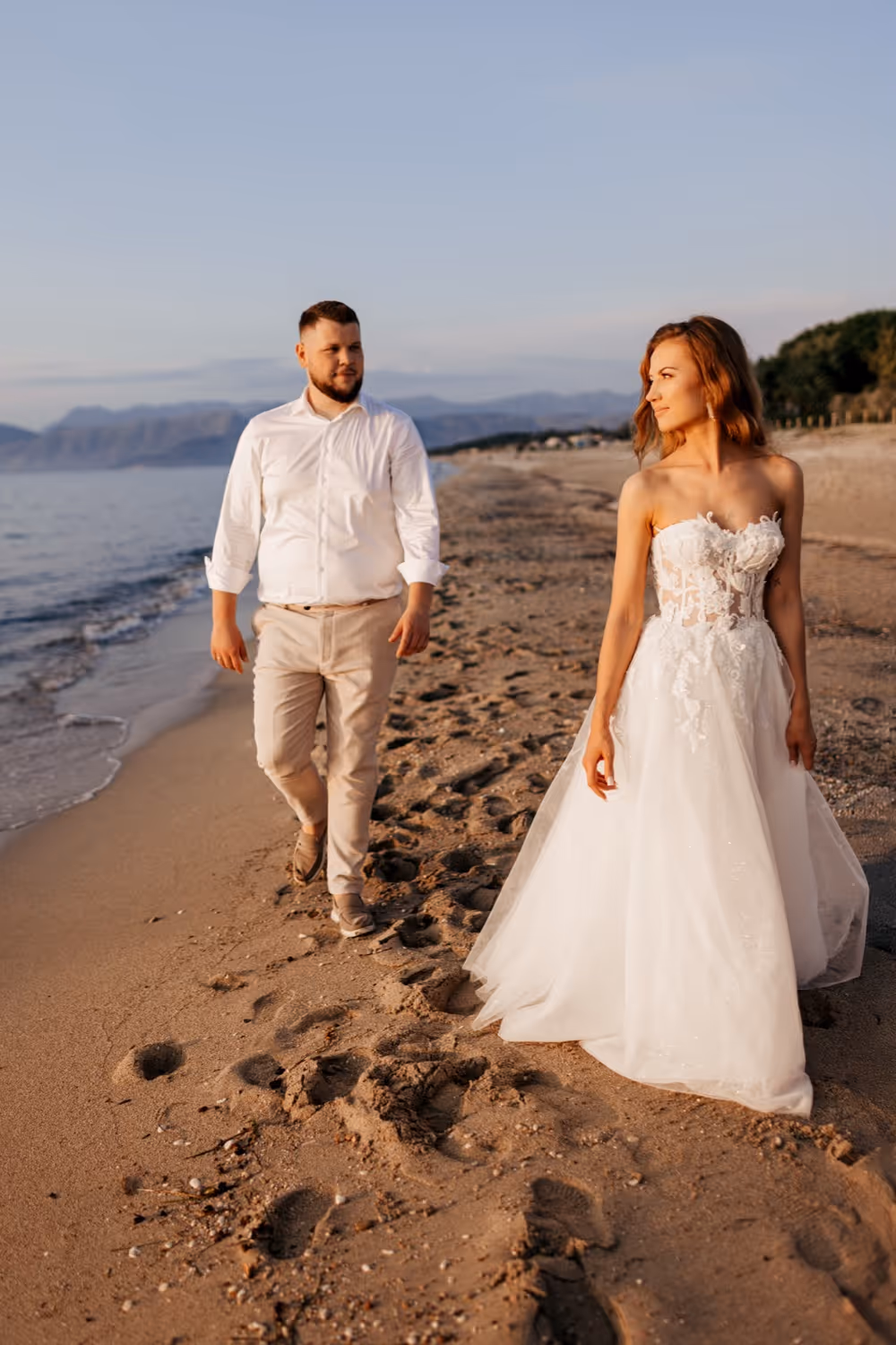 Ślub na Korfu. Ślub na piaszczystej plaży. Zdjęcie 10