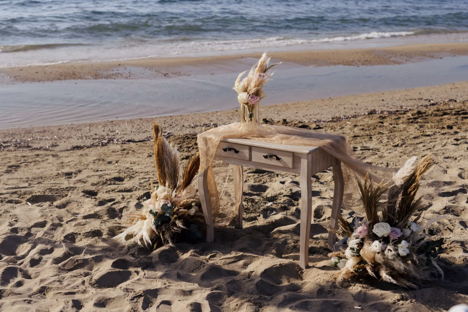 Ślub na Korfu. Katedra na starówce w Korfu i ślub na romantycznej plaży. Zdjęcie 25