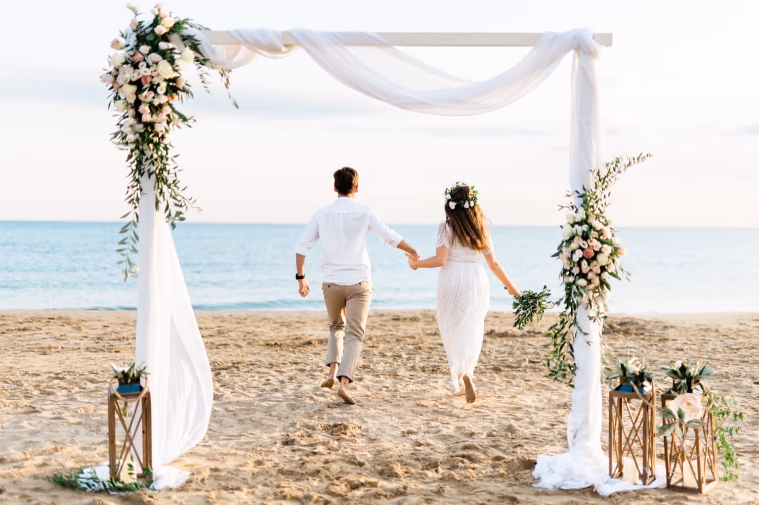 Ślub na Korfu. Ślub na piaszczystej plaży. Zdjęcie 21