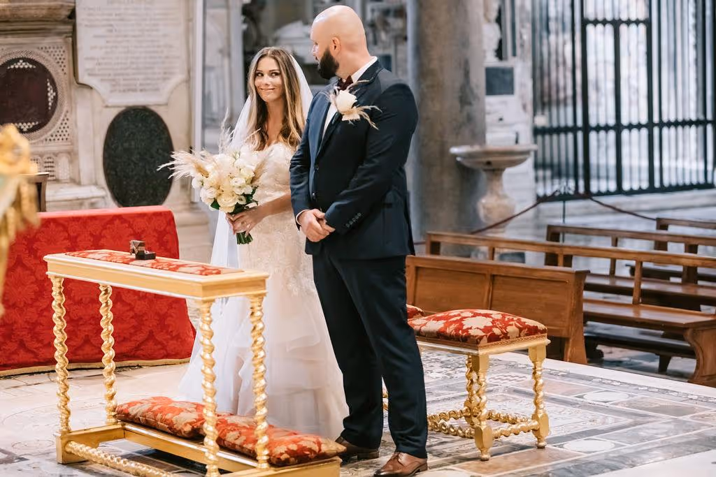 Ślub w Rzymie. Kościół w centrum Rzymu. Zdjęcie 25