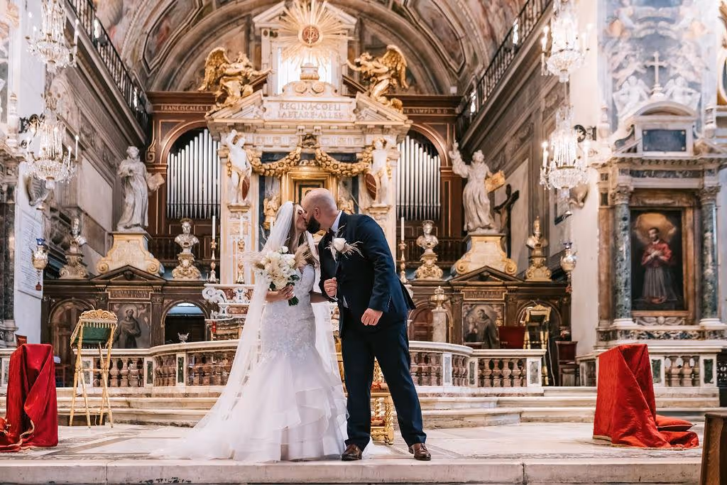 Ślub w Rzymie. Kościół w centrum Rzymu. Zdjęcie 30