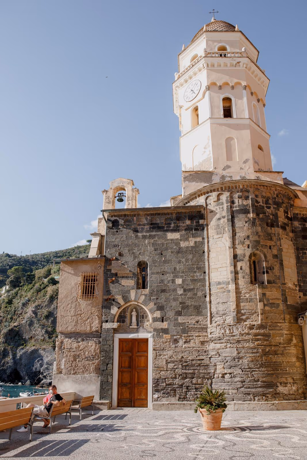 Ślub w Ligurii. Kościółek położony nad samym morzem - Cinque Terre. Zdjęcie 4