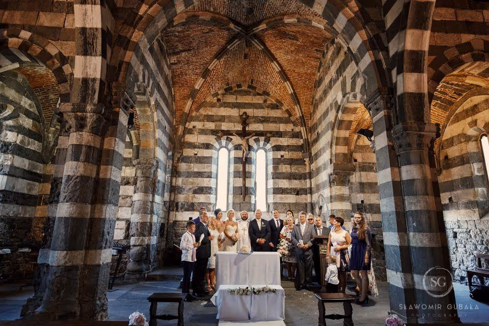 Ślub w Ligurii. Kościółek położony na skale - Portovenere. Zdjęcie 37