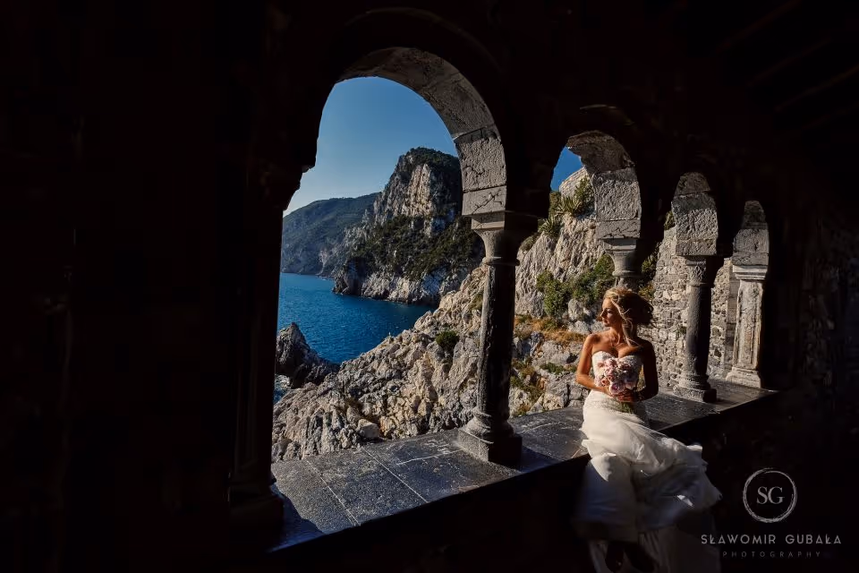 Ślub w Ligurii. Kościółek położony na skale - Portovenere. Zdjęcie 40