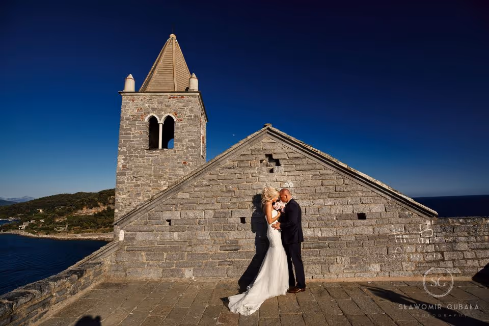 Ślub w Ligurii. Kościółek położony na skale - Portovenere. Zdjęcie 41