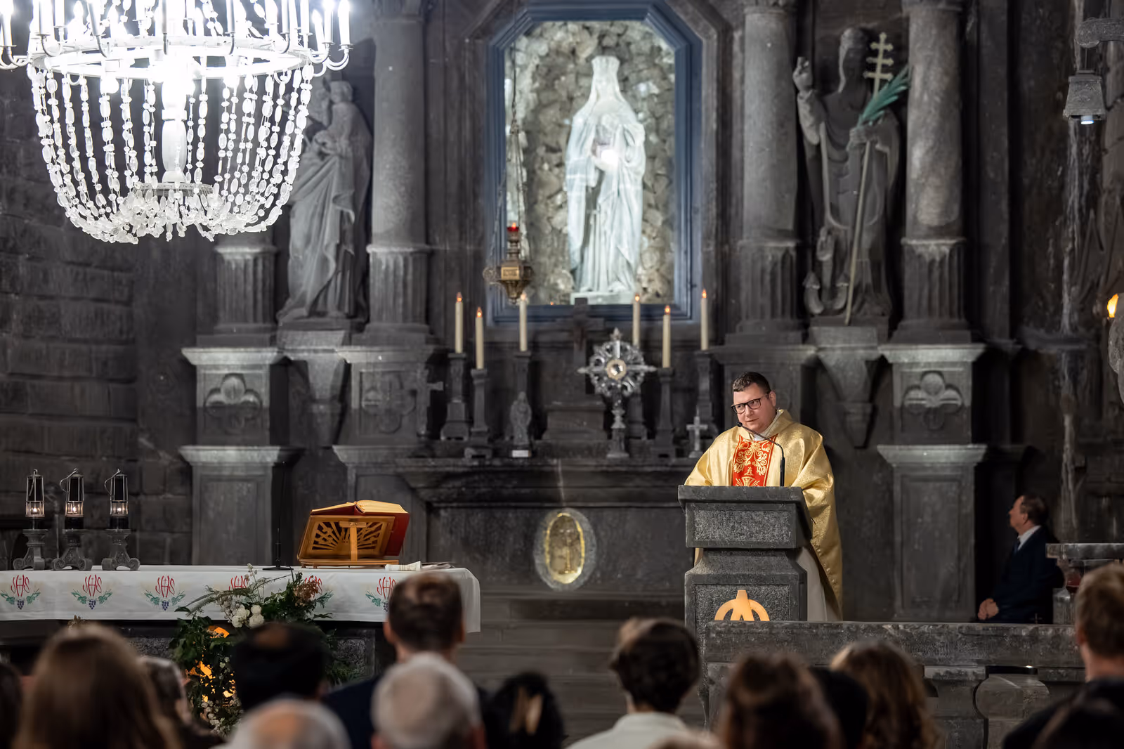 Ślub w Polsce. Kopalnia Soli w Wieliczce. Zdjęcie nr. 127