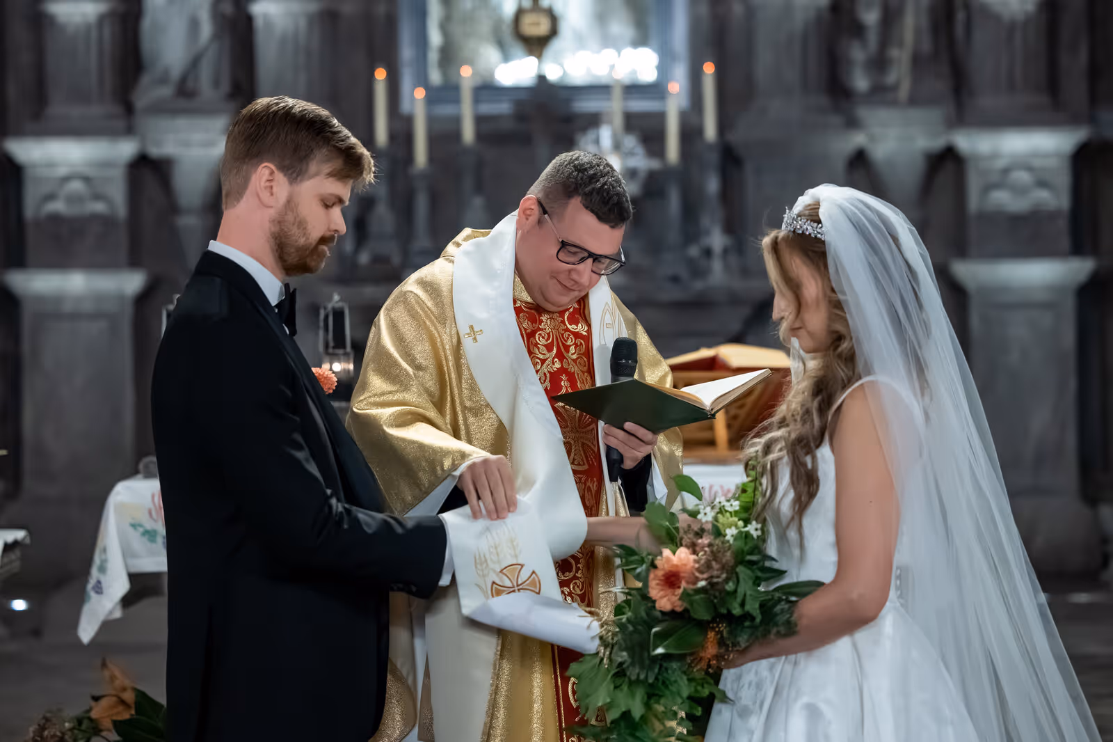 Ślub w Polsce. Kopalnia Soli w Wieliczce. Zdjęcie nr. 133