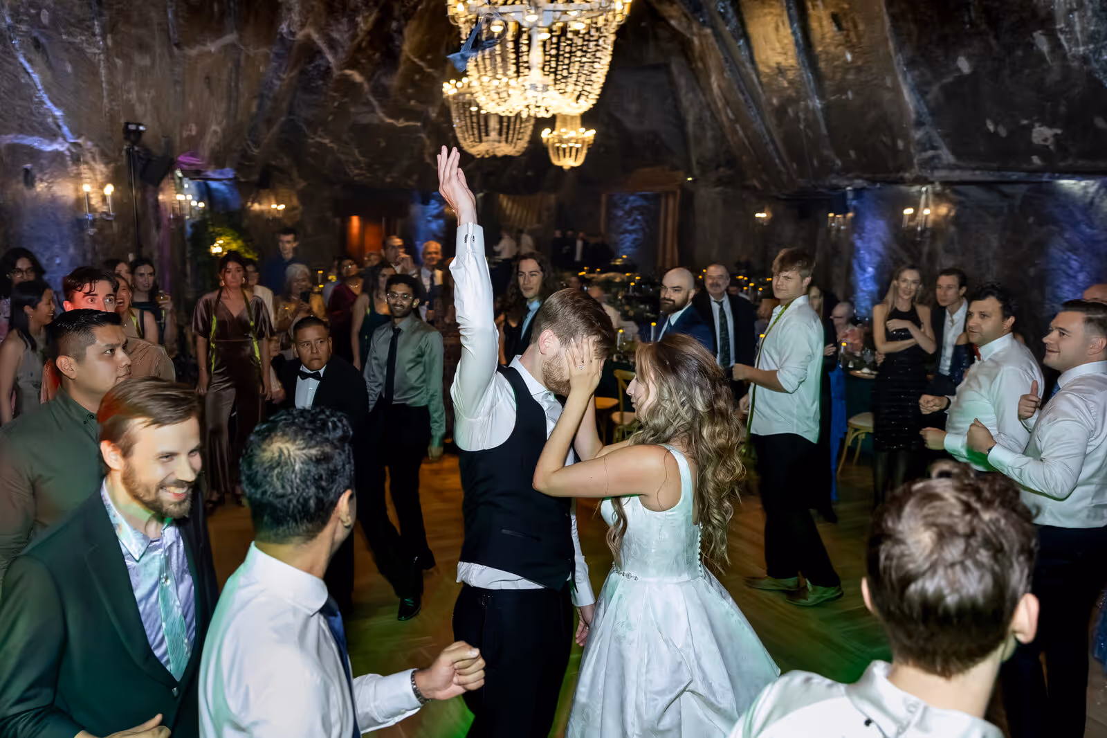 Ślub w Polsce. Kopalnia Soli w Wieliczce. Zdjęcie nr. 257