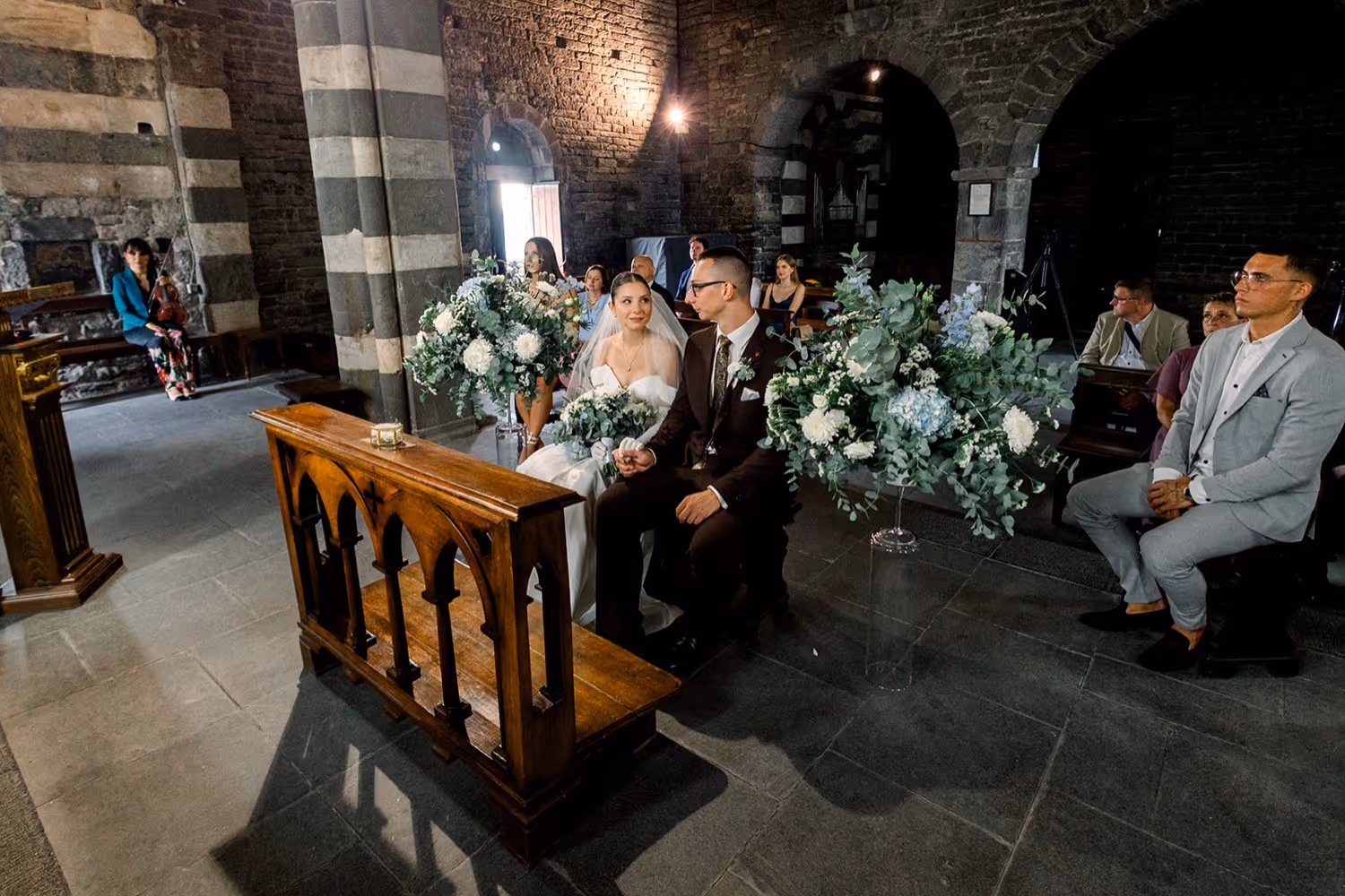 Ślub w Ligurii. Kościółek położony na skale - Portovenere. Zdjęcie 12