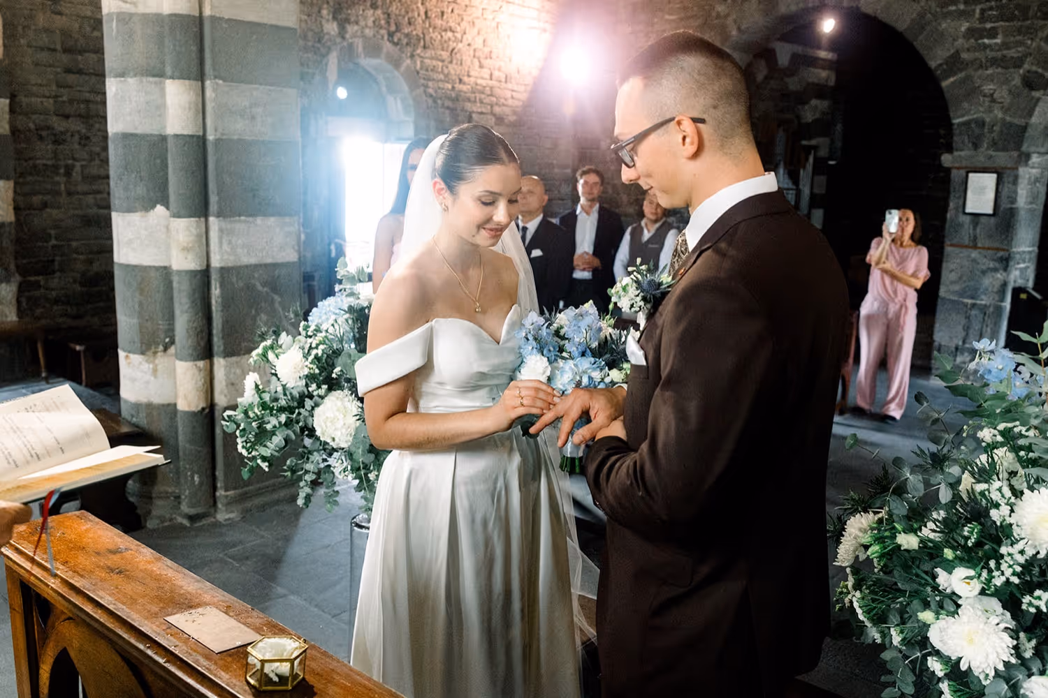 Ślub w Ligurii. Kościółek położony na skale - Portovenere. Zdjęcie 14
