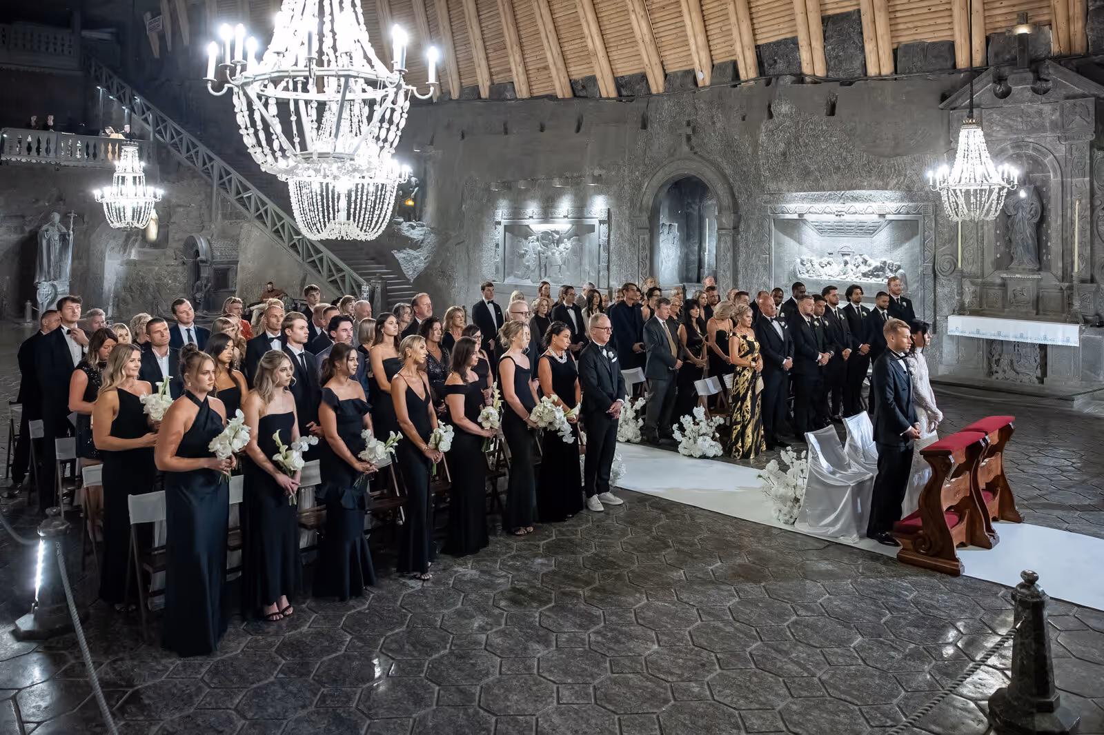Ślub w Polsce. Kopalia Soli w Wieliczce. Zdjęcie nr. 105