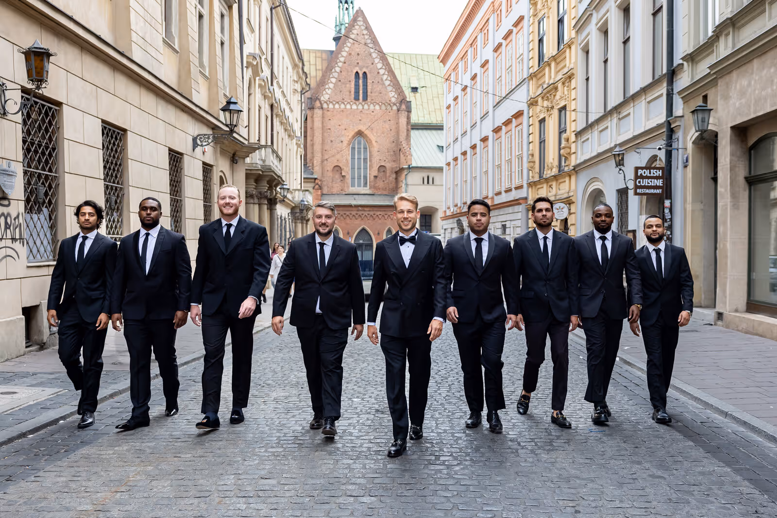 Ślub w Polsce. Kopalia Soli w Wieliczce. Zdjęcie nr. 12