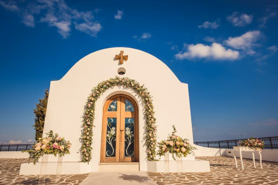 Ślub na Rodos. Taras widokowy z grecką kapliczką. Zdjęcie 1