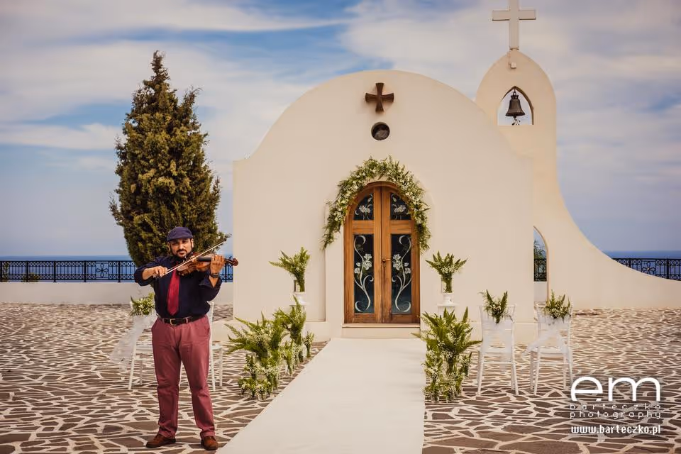 Ślub na Rodos. Taras widokowy z grecką kapliczką. Zdjęcie 6