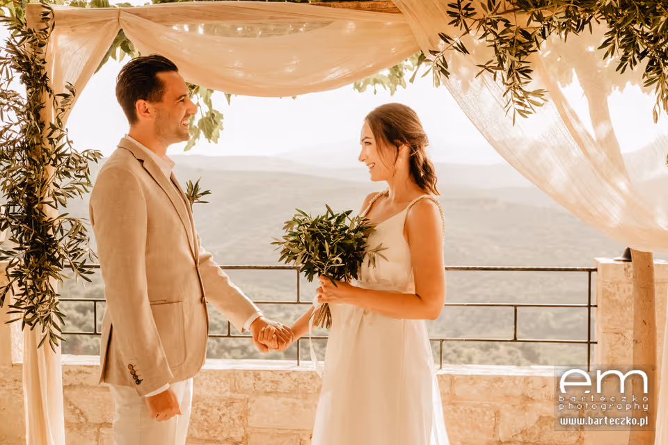 Ślub na Krecie. Taras z widokiem na gaje oliwne (Kreta zachodnia). Zdjęcie 7