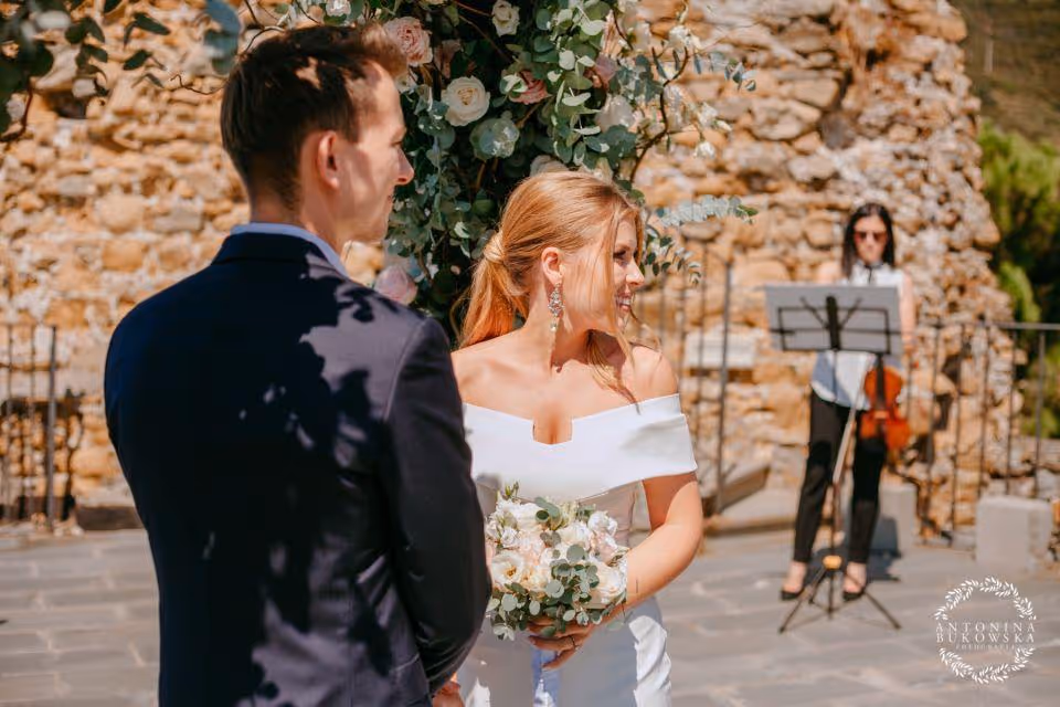 Ślub w Ligurii. Taras zamku w malowniczej miejscowości Riomaggiore, Cinque Terre. Zdjęcie 5