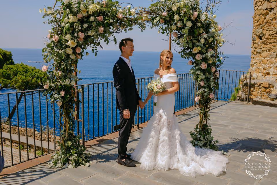 Ślub w Ligurii. Taras zamku w malowniczej miejscowości Riomaggiore, Cinque Terre. Zdjęcie 6