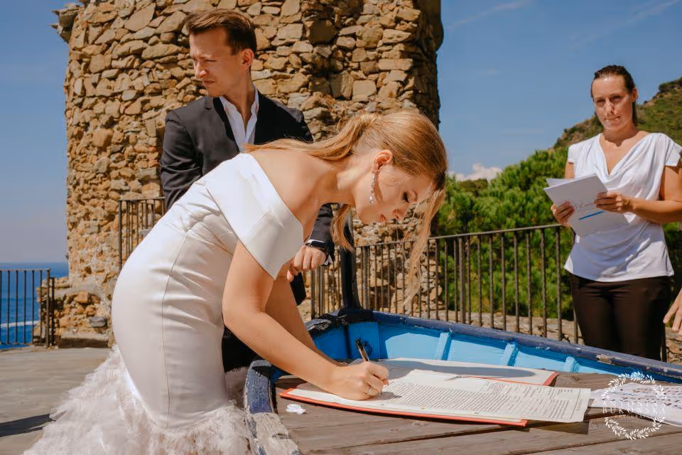 Ślub w Ligurii. Taras zamku w malowniczej miejscowości Riomaggiore, Cinque Terre. Zdjęcie 8