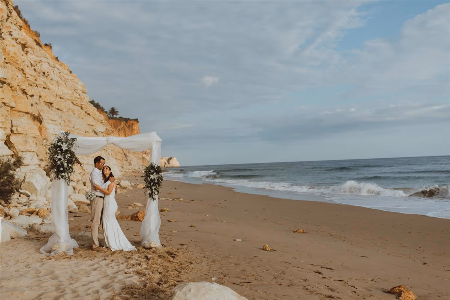 Ślub w Portugalii. Plaża. Zdjęcie 2
