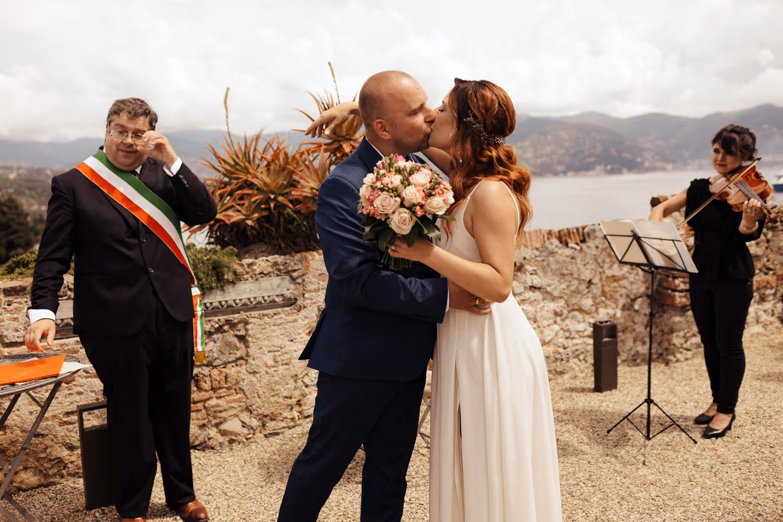 Ślub w Ligurii. Taras zamku w Portofino. Zdjęcie 4