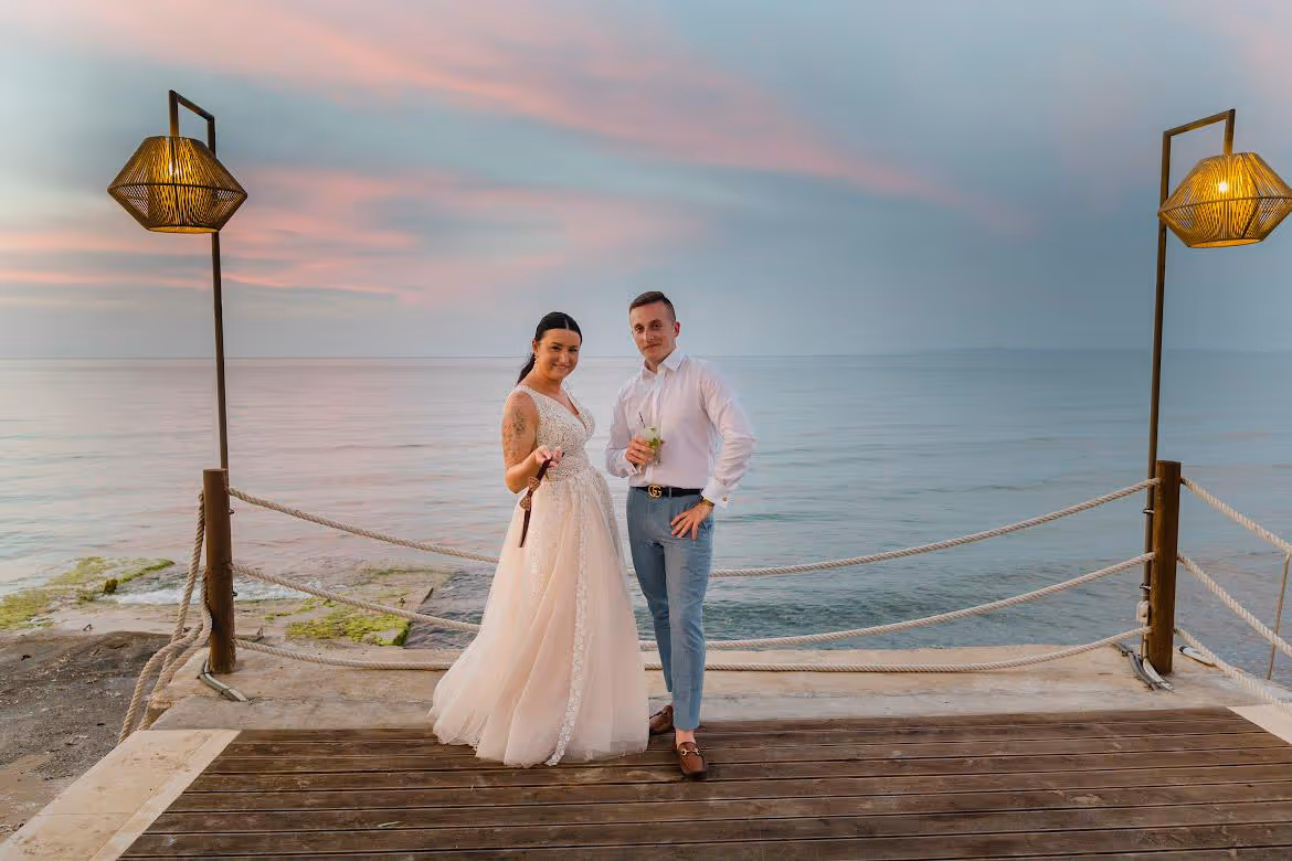 Ślub na Zakynthos. Taras widokowy lub ogród. Zdjęcie 15