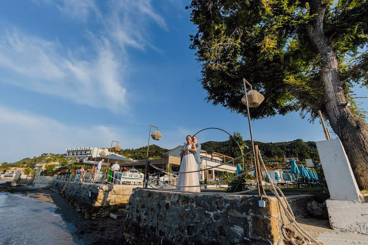 Ślub na Zakynthos. Taras widokowy lub ogród. Zdjęcie 17