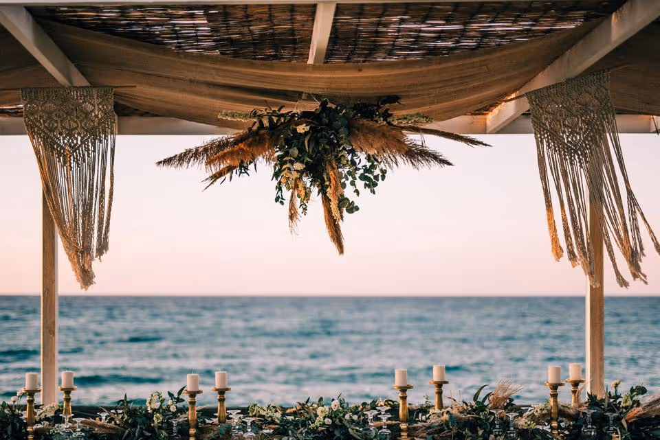 Ślub na Zakynthos. Taras widokowy lub ogród. Zdjęcie 19