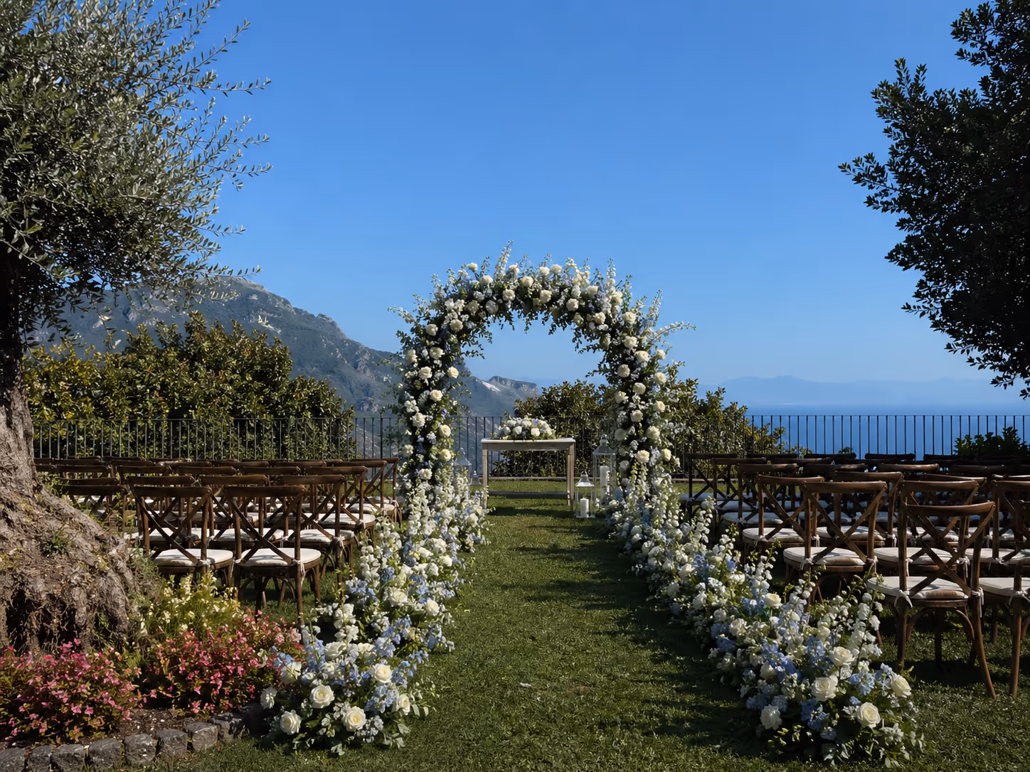 Ślub na Wybrzeżu Amalfi. Ogród królowej Piemontu w Ravello . Zdjęcie 2