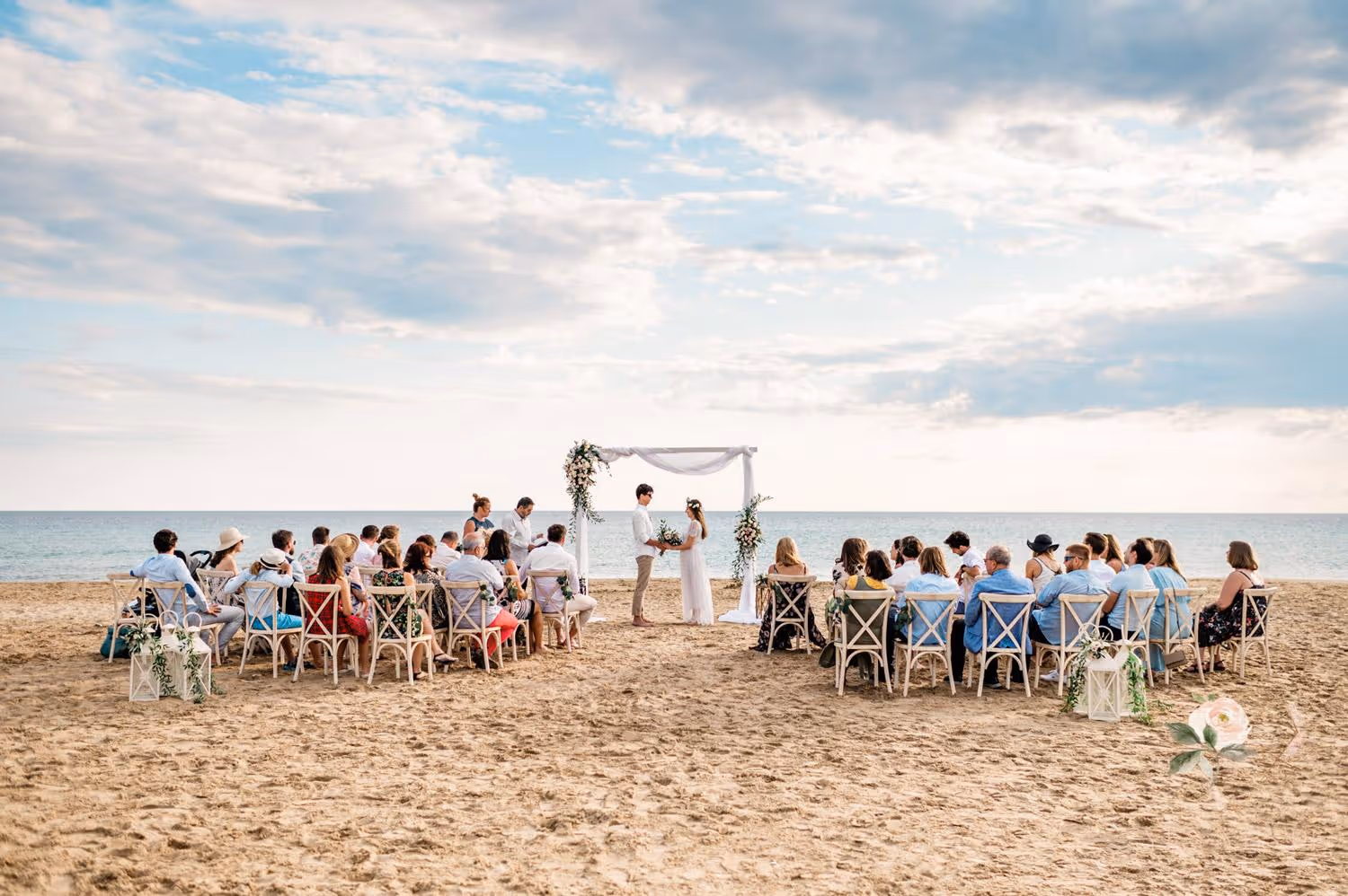 Ślub na Korfu. Ślub na piaszczystej plaży. Zdjęcie 29