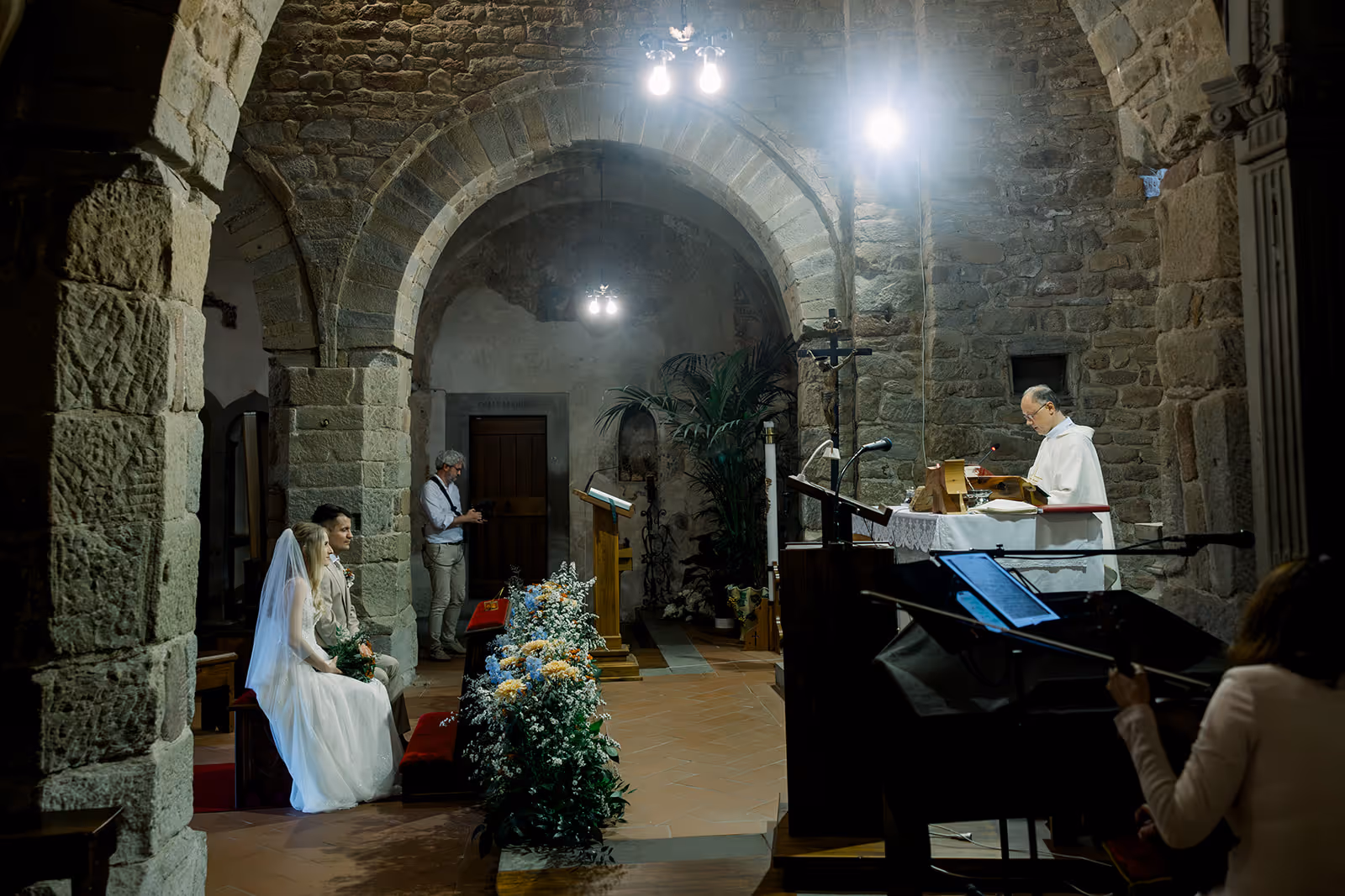 Ślub w Toskanii. Kościół 7. Zdjęcie 12