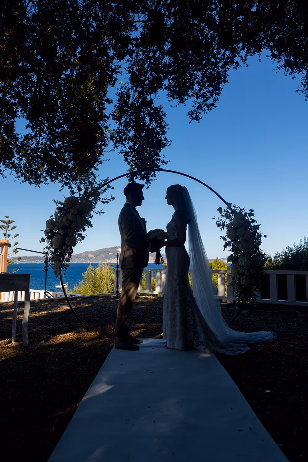 Ślub na Zakynthos. Taras widokowy lub ogród. Zdjęcie 3