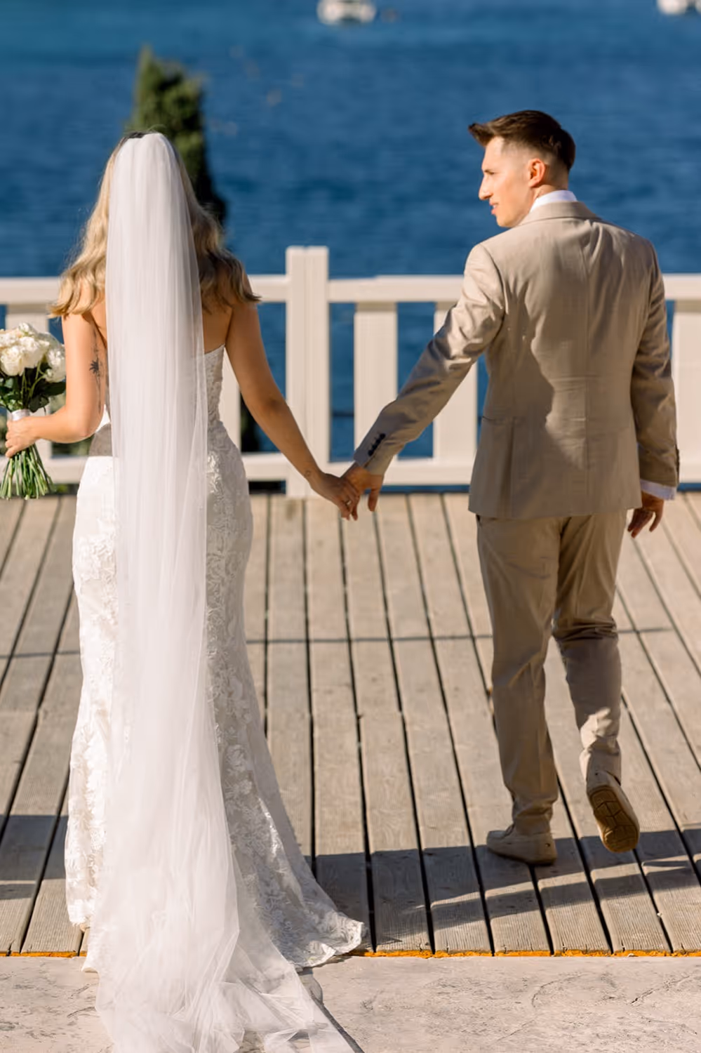 Ślub na Zakynthos. Taras widokowy lub ogród. Zdjęcie 5