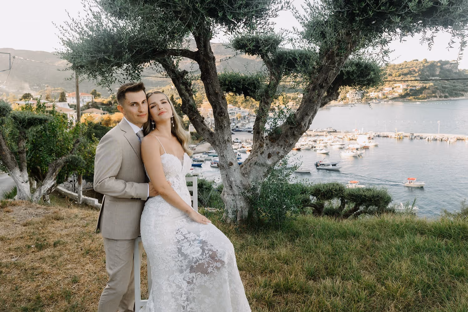 Ślub na Zakynthos. Taras widokowy lub ogród. Zdjęcie 9