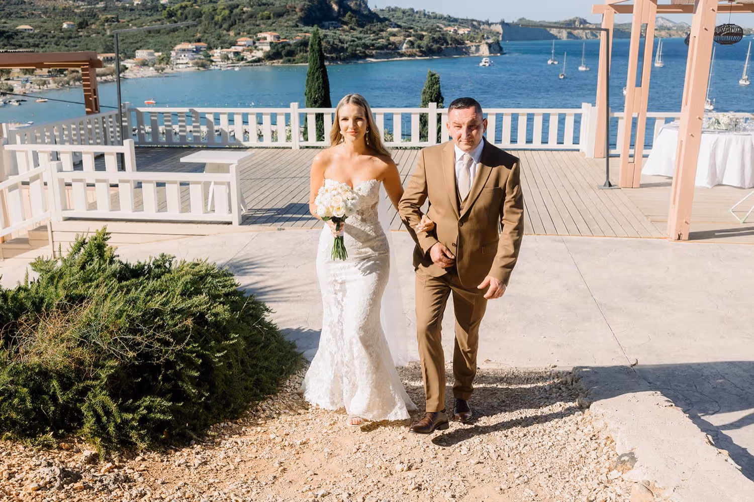 Ślub na Zakynthos. Taras widokowy lub ogród. Zdjęcie 14